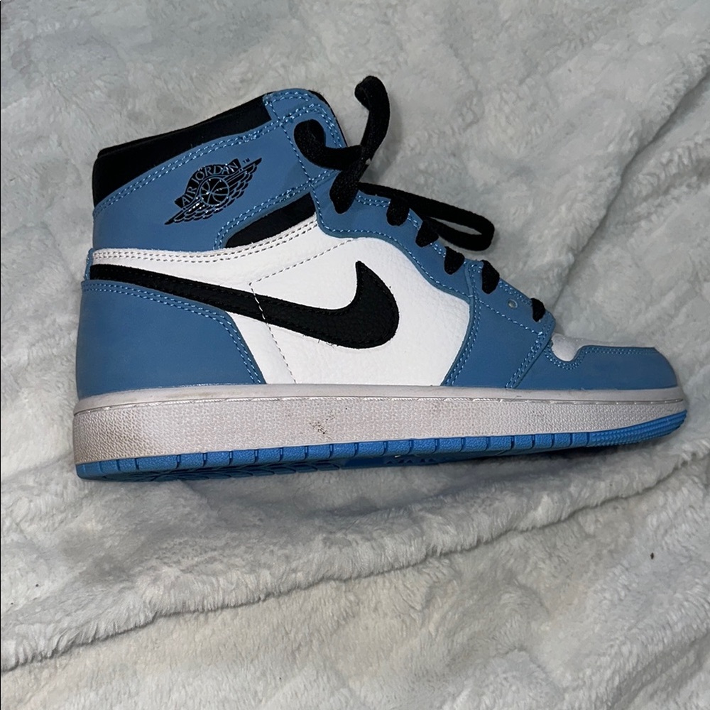 Nike Air Jordan 1 High Sky Blue and White - Picture 2 of 2